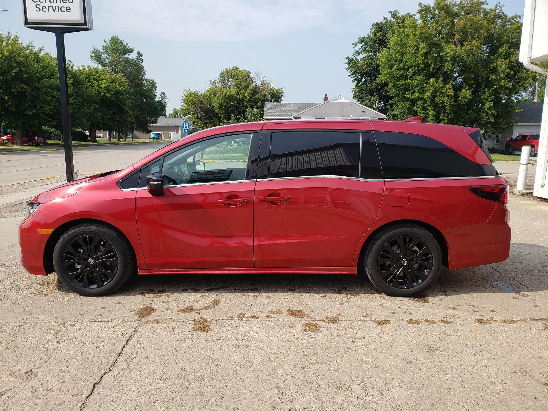 2025 Honda Odyssey — side profile view